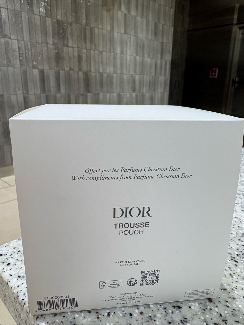 DIOR🆕💄Patent Black Cosmetic Case Small Elegant Organizer for lipsticks/gloss - Picture 9 of 10